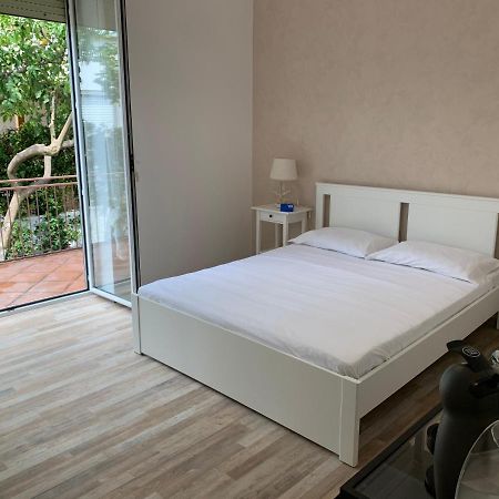 Villa Giuseppina Terracina Eksteriør bilde