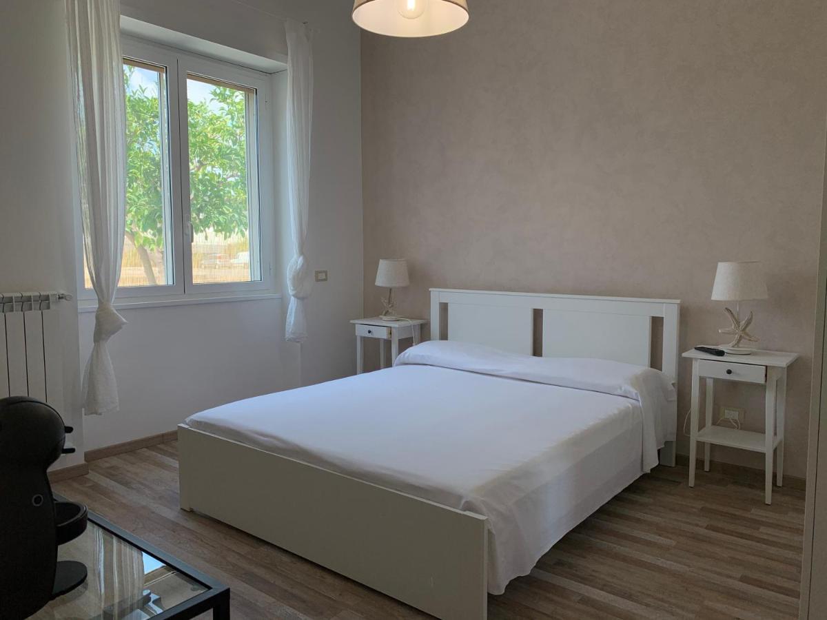 Villa Giuseppina Terracina Eksteriør bilde