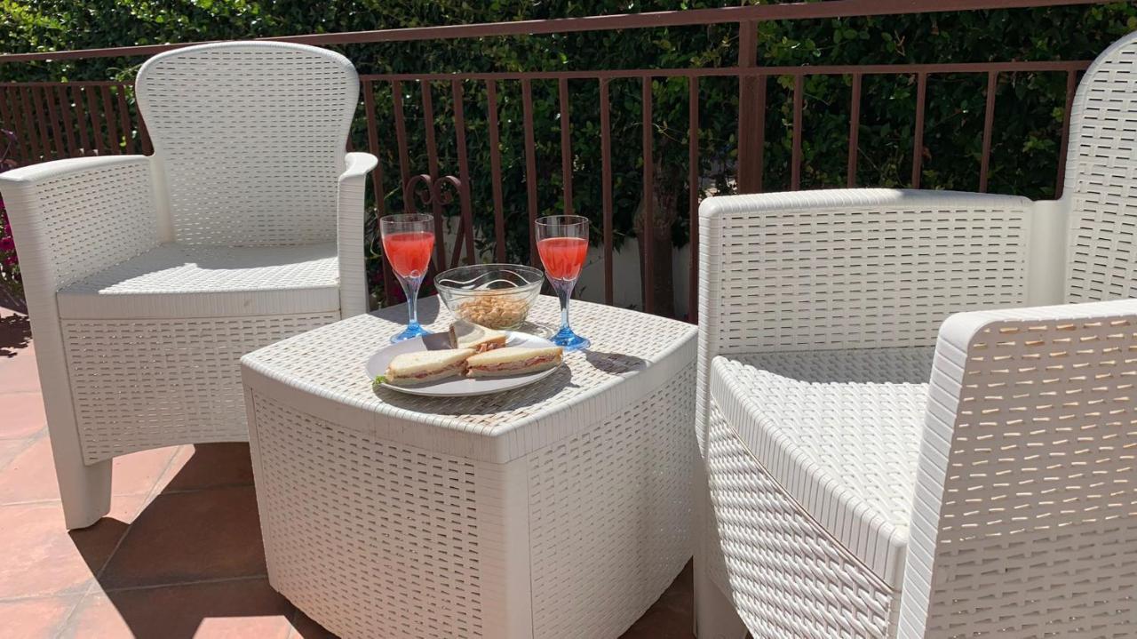 Villa Giuseppina Terracina Eksteriør bilde