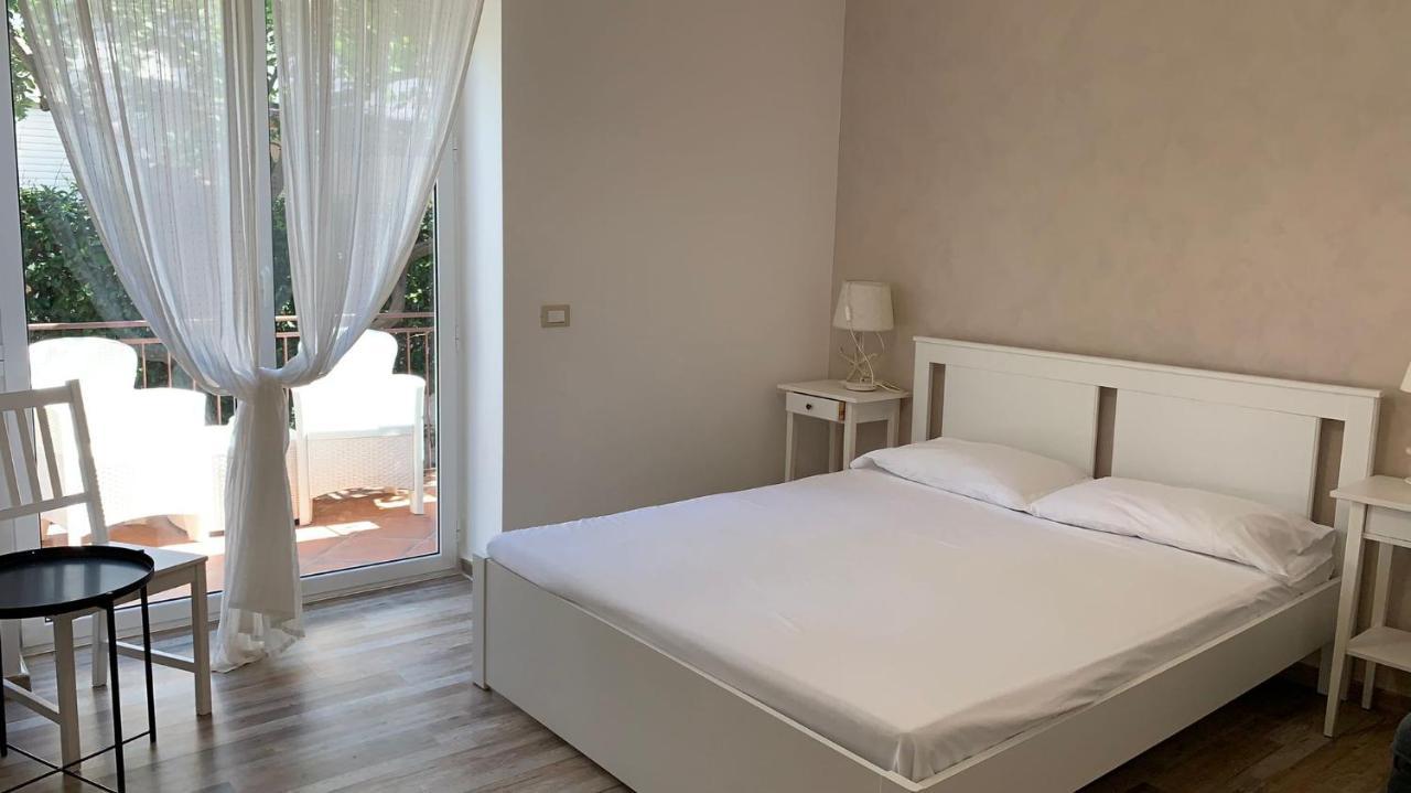 Villa Giuseppina Terracina Eksteriør bilde