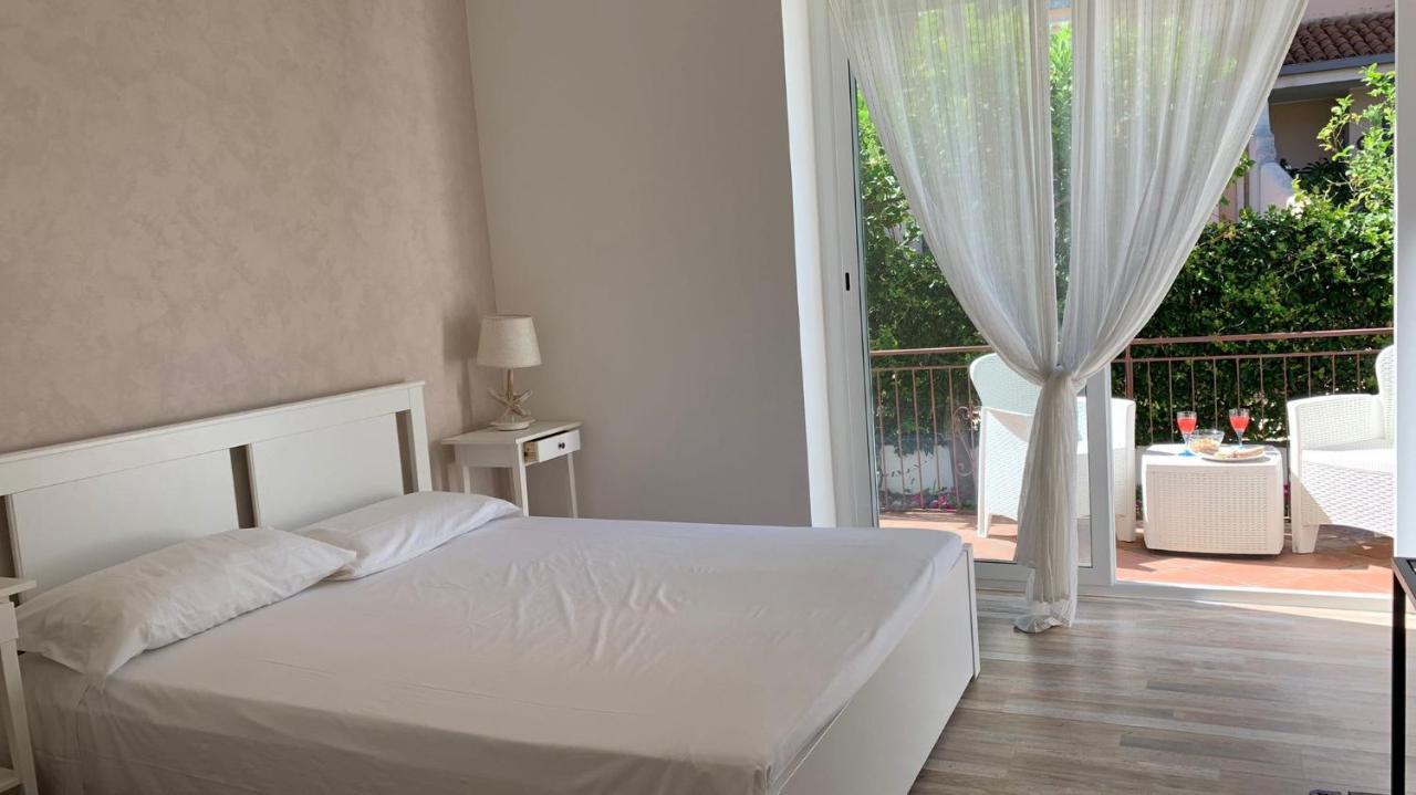 Villa Giuseppina Terracina Eksteriør bilde